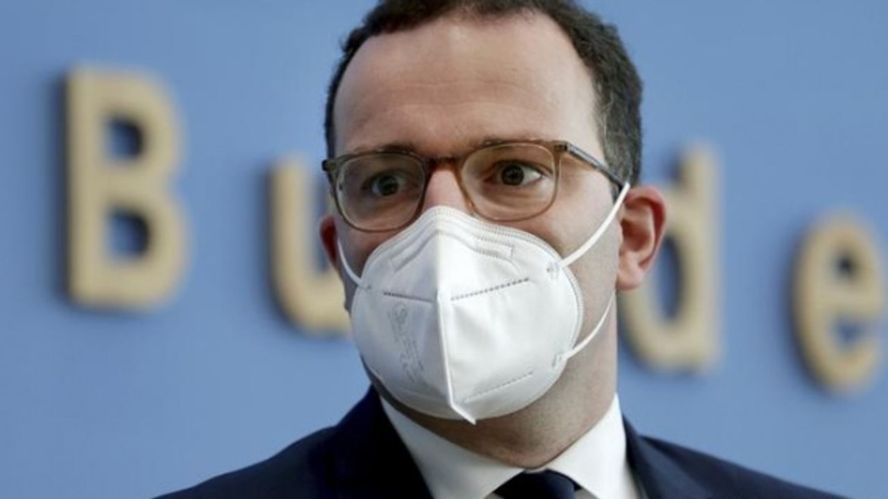Alman Sağlık Bakanından "gargara" tavsiyesi