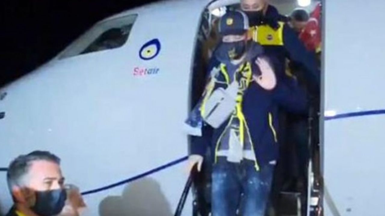 Fenerbahçe'nin anlaşmaya vardığı Mesut Özil, İstanbul'a geldi