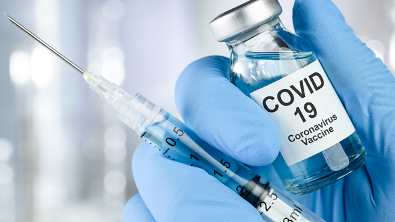 Covid-19 aşısının yan etkileri neler, neden bazı kişilerde daha şiddetli görülüyor?
