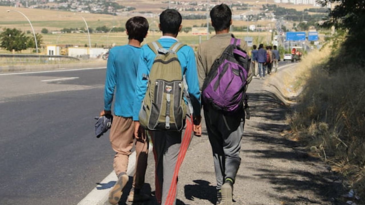 Economist dergisi Türkiye'ye ulaşan Afgan göçmenleri yazdı