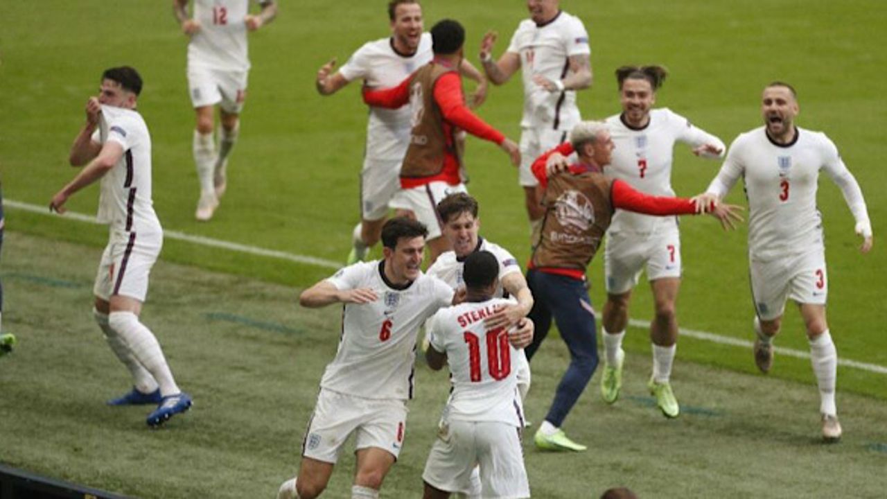 EURO 2020: İngiltere, Danimarka'yı uzatmalarda geçerek finale adını yazdırdı