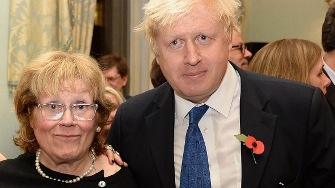İngiltere Başbakanı Boris Johnson'ın annesi Charlotte Johnson Wahl 79 yaşında hayatını kaybetti