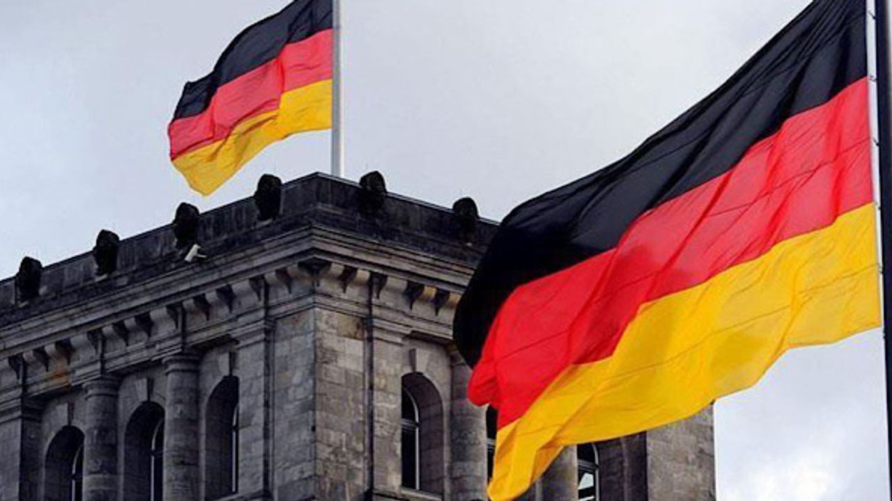 Almanya'da on kadın politikacıdan dördü cinsel tacize maruz kaldı