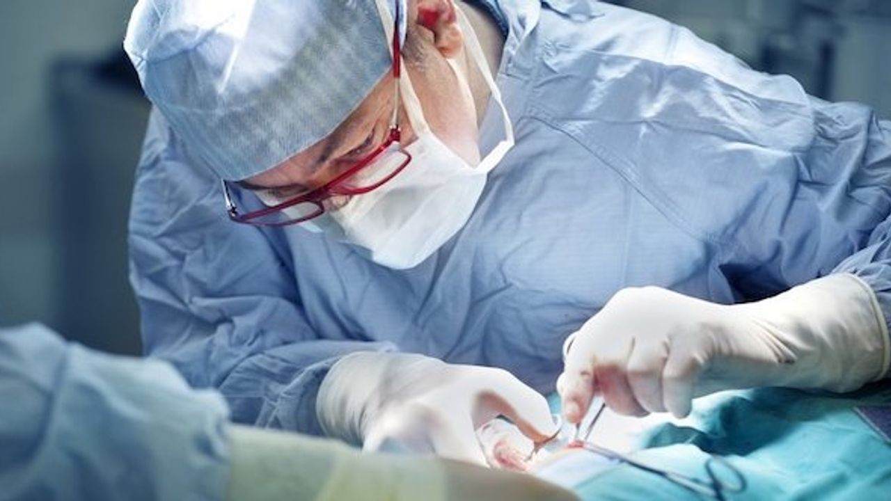 Avusturya'da bir cerrah, ameliyatta yanlış bacağı kestiği için ceza aldı