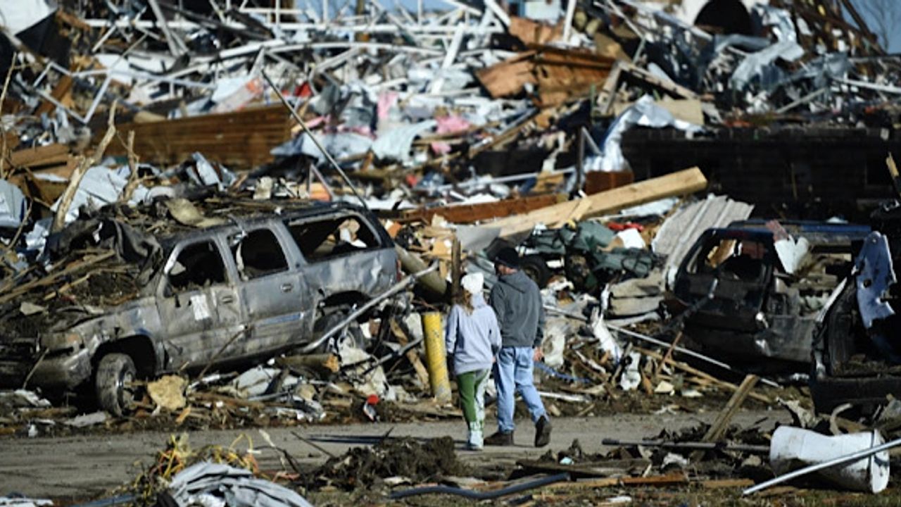 Kentucky’de 74 kişi hayatını kaybetti, 100’den fazla kişi kayıp
