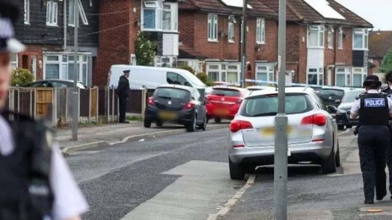 Çatışmanın ortasında kalan küçük kız vuruldu