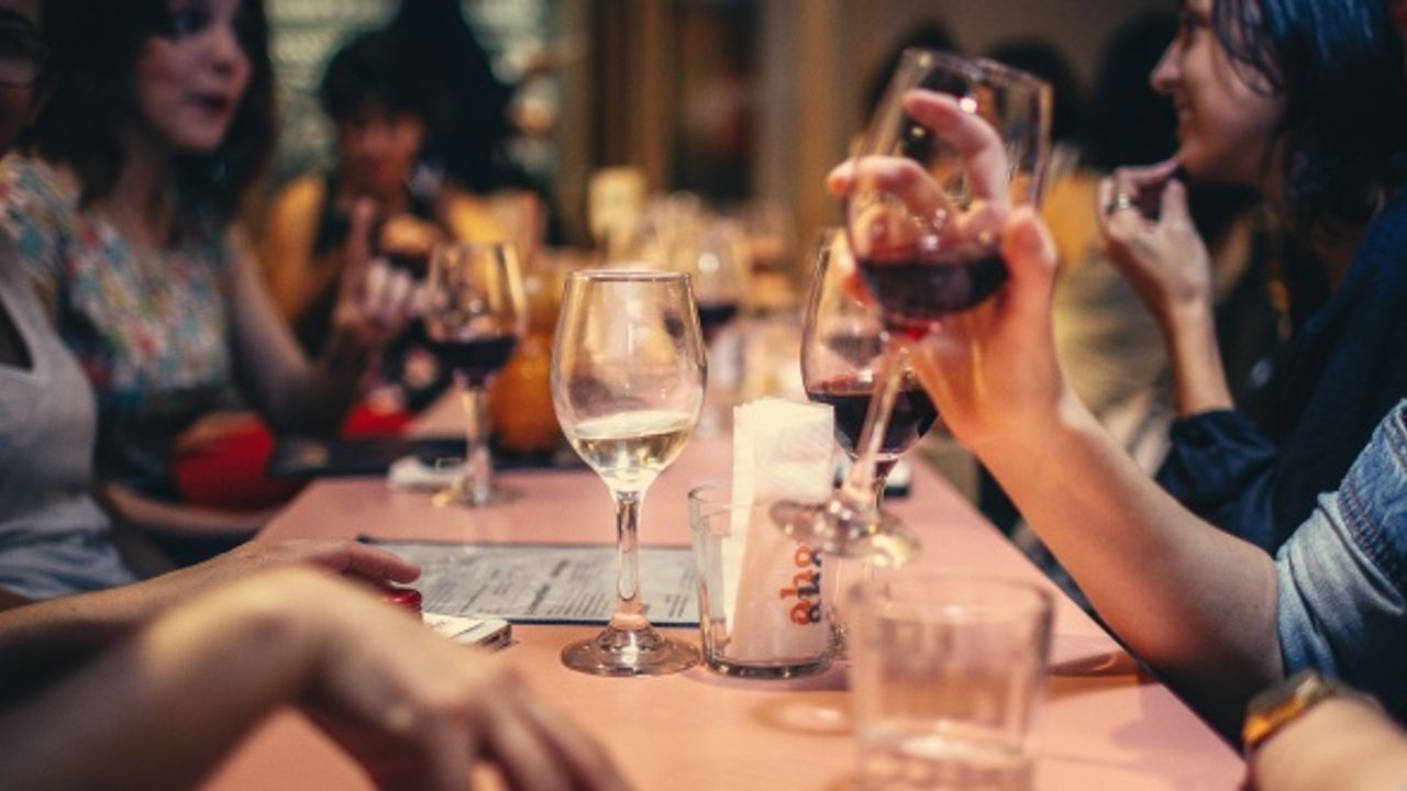 İngiltere'de barların 4'te 3'ü kapanabilir!