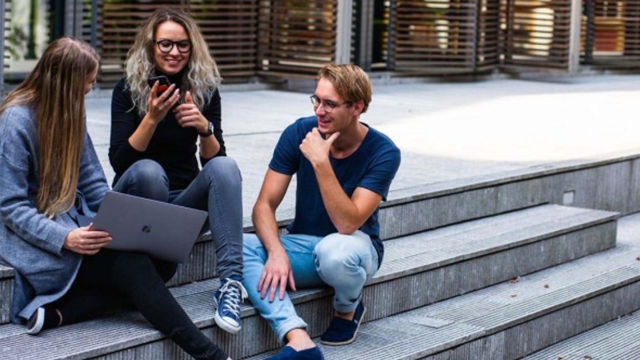 Mezunları iş bulamayan üniversitelere ceza geliyor