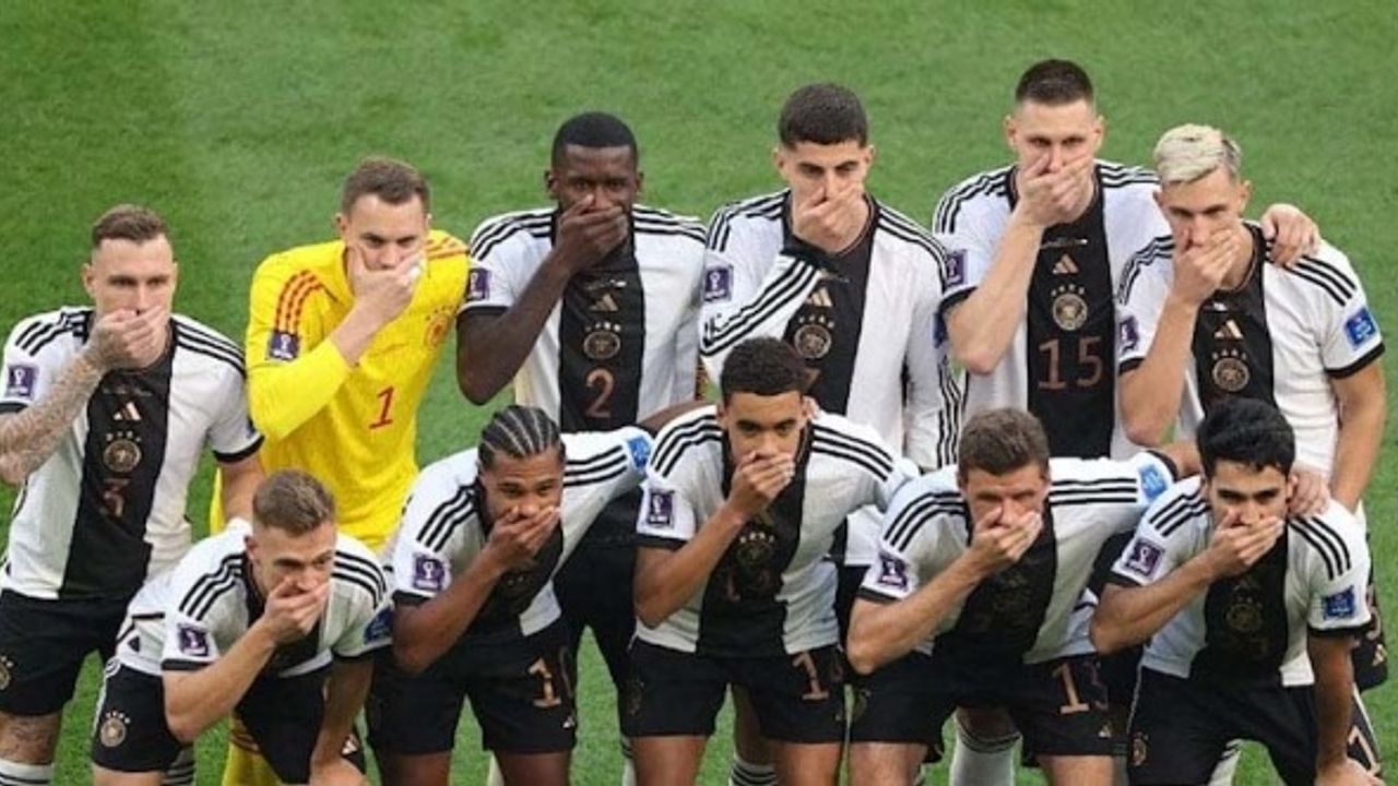 Alman futbolcular FIFA'yı böyle protesto etti