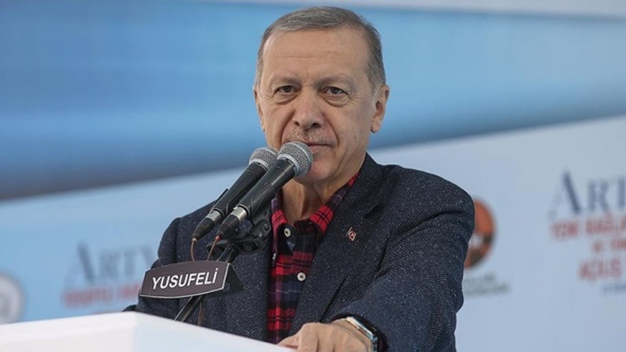 Erdoğan: Tankımızla, askerimizle hepsinin kökünü kazıyacağız
