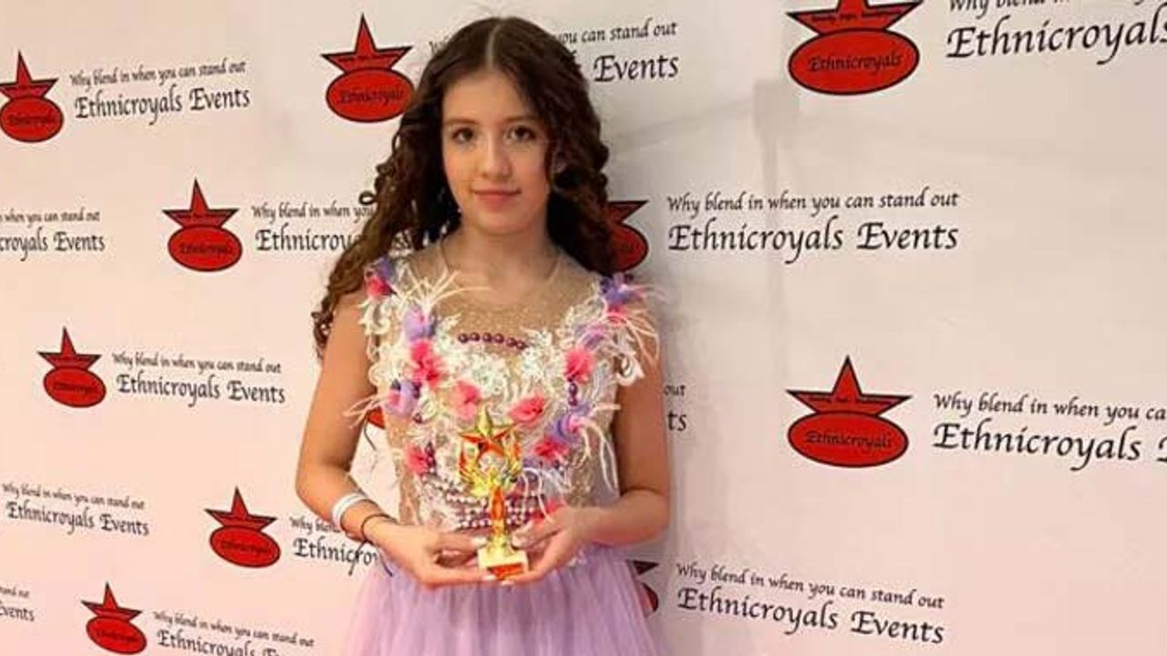 İngiltere'de Türk kızı Ela'ya‘Yılın En Başarılı Genci’ ödülü