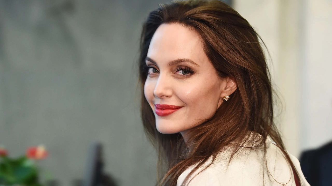 Angelina Jolie bırakıyor