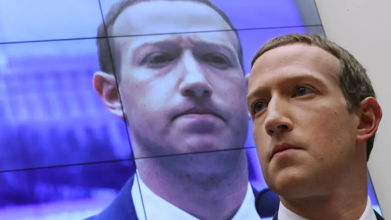 Facebook çalışanlarına konuşma yasağı