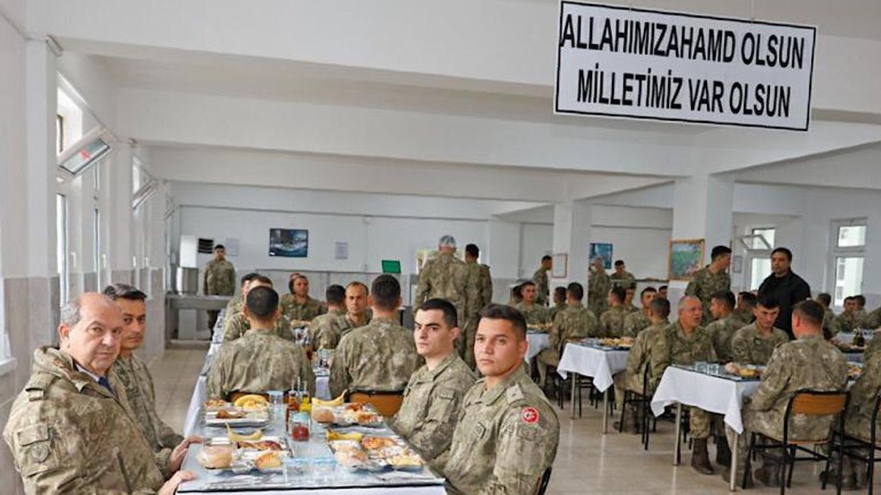 Ersin Tatar'dan Zırhlı Tugay Komutanlığı'na ziyaret