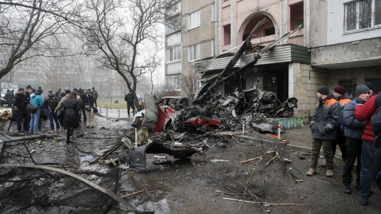 Ukrayna'da helikopter düştü: En az 15 ölü