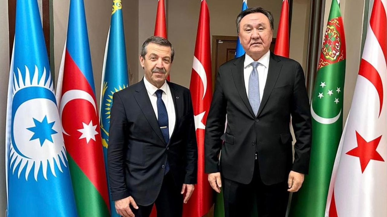 Dışişleri Bakanı Ertuğruloğlu'ndan TDT'ye ziyaret