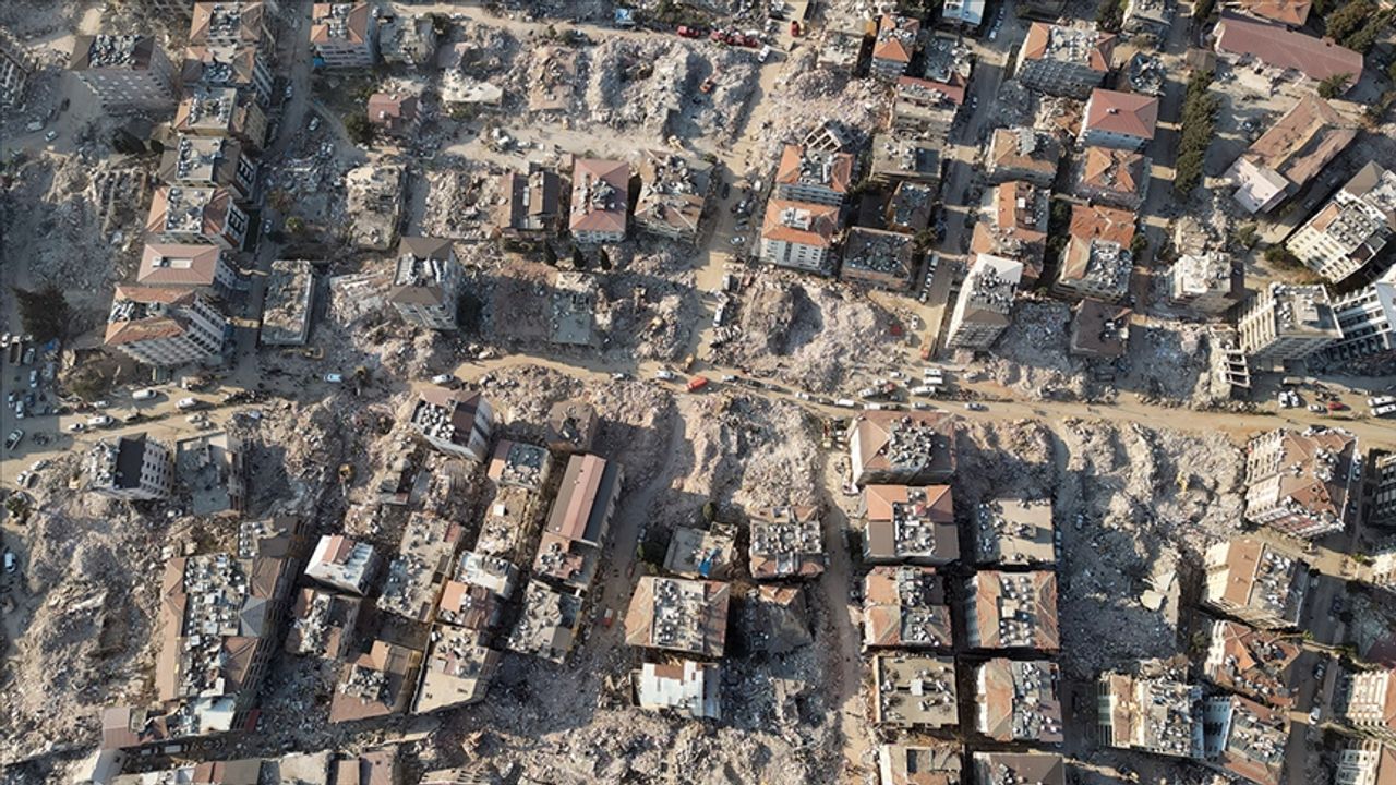Fransız deprem uzmanı Le Pichon: Türkiye 4 metre batıya kaydı