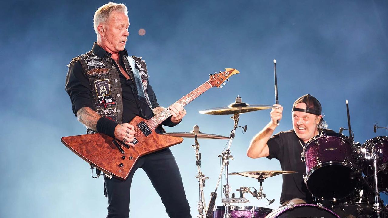 Metallica'dan Türkiye'ye yardım