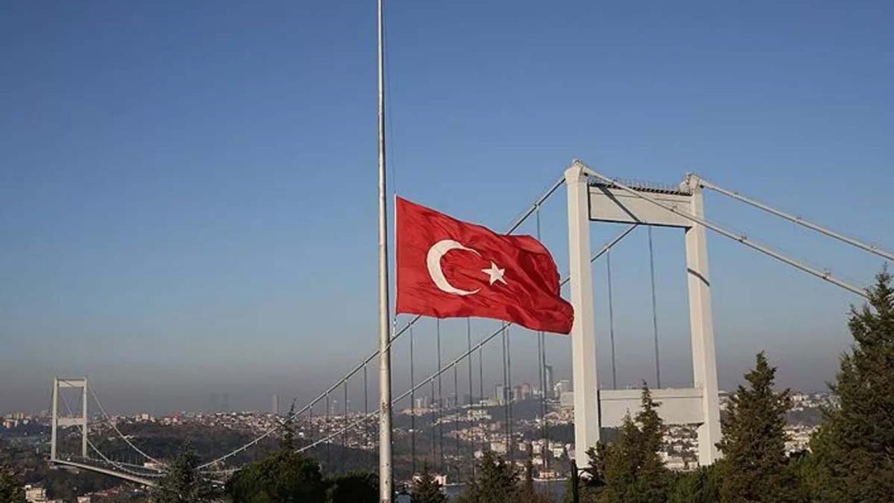 Türkiye'de yedi günlük yas ilan edildi