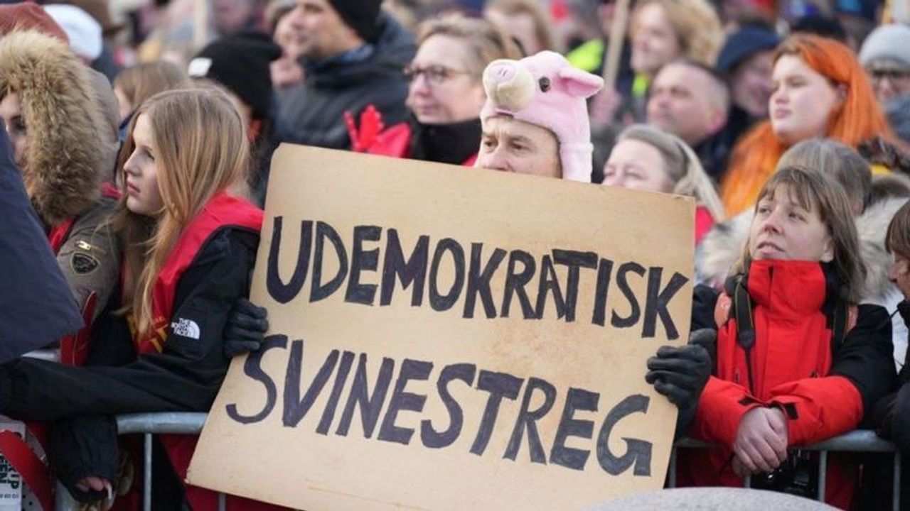 Danimarka'da resmi tatil günü iptal edildi
