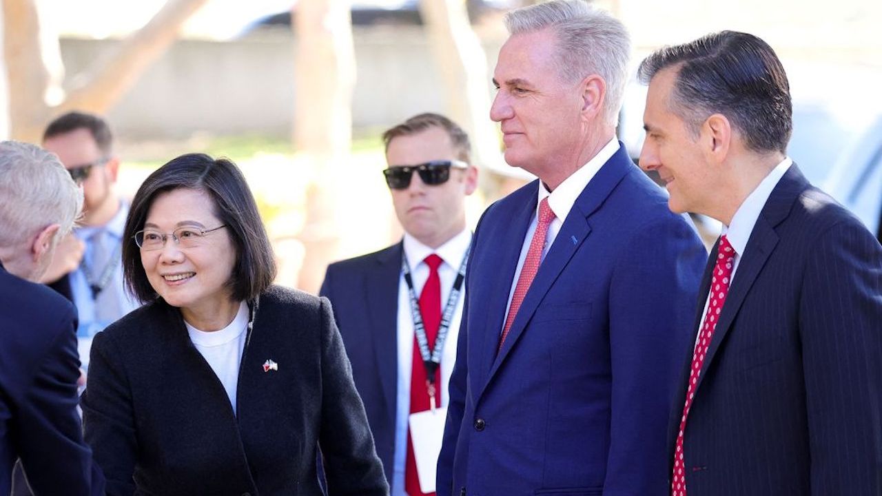 Tayvan Cumhurbaşkanı ABD’de Temsilciler Meclisi Başkanı McCarthy ile görüştü