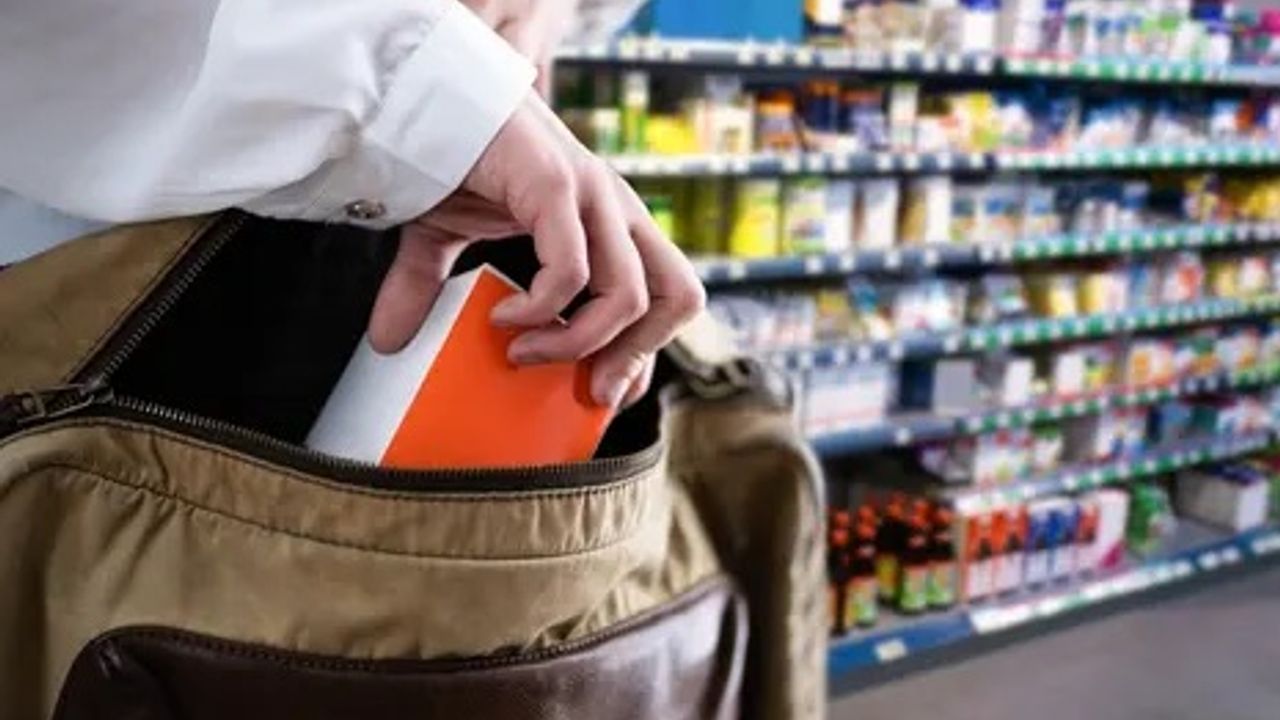 İngiltere'de dükkanlarda hırsızlık vakaları geçen yıl rekor düzeye çıktı