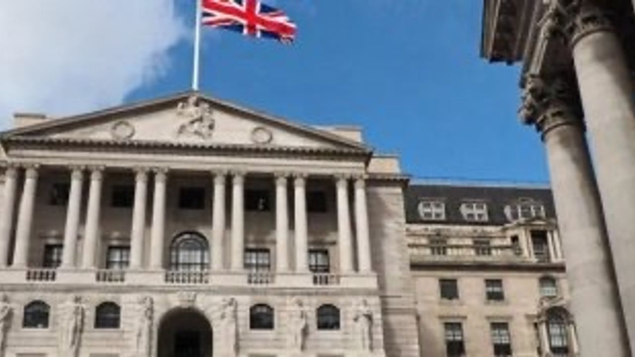 İngiltere Merkez Bankası faizini yüzde 4,5'den yüzde 5'e çıkardı
