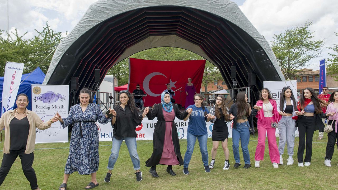 Batı Londra Türk Gönüllüleri Derneği Festivalde Buluştu