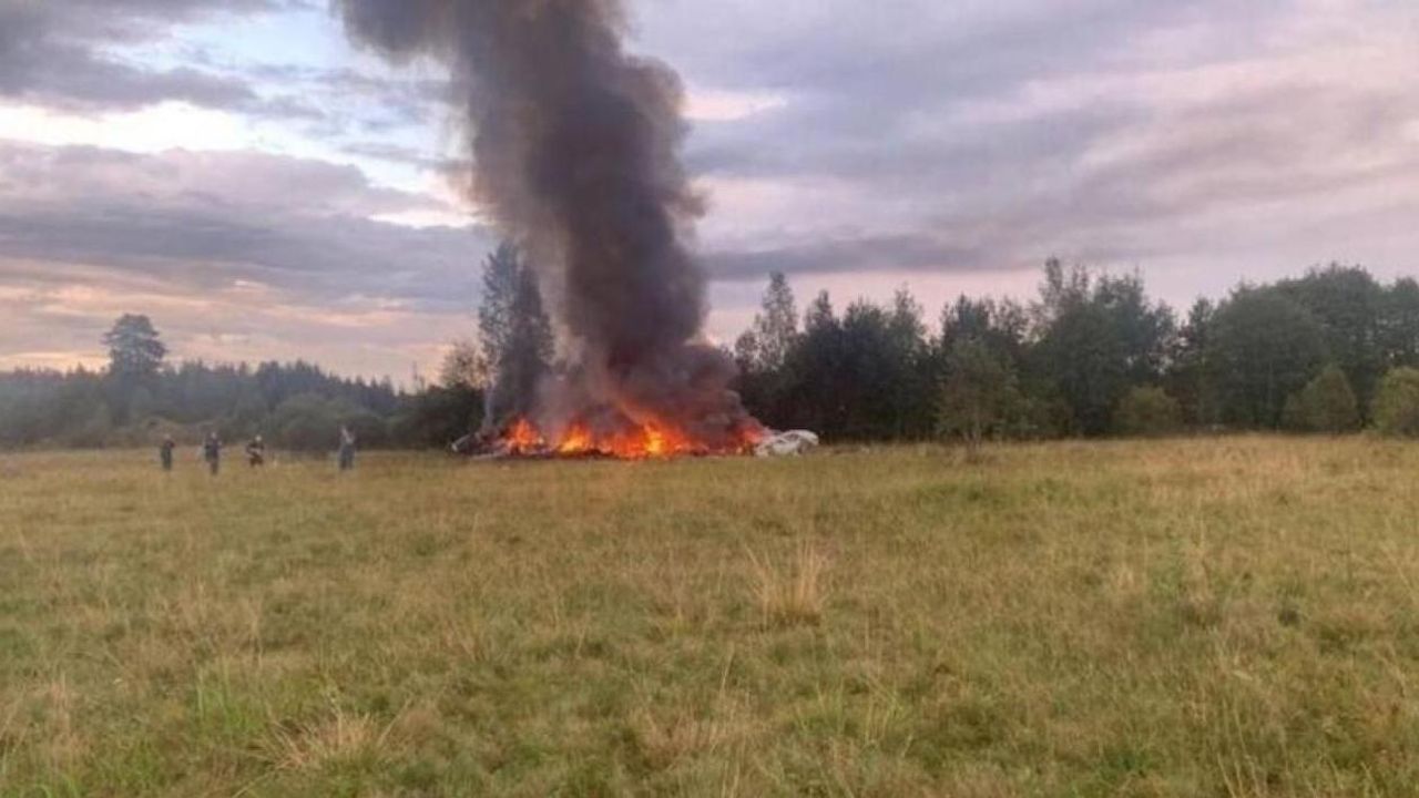 Prigojin'in yolcu listesinde olduğu uçağın düşmesi Rusya'da nasıl karşılandı?