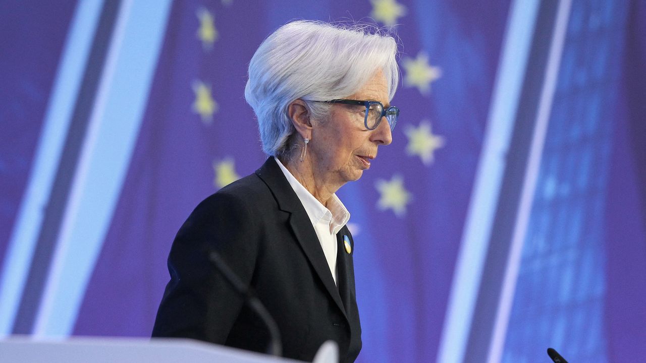 ECB Başkanı Lagarde, enflasyonun uzun süre yüksek kalmasını bekliyor