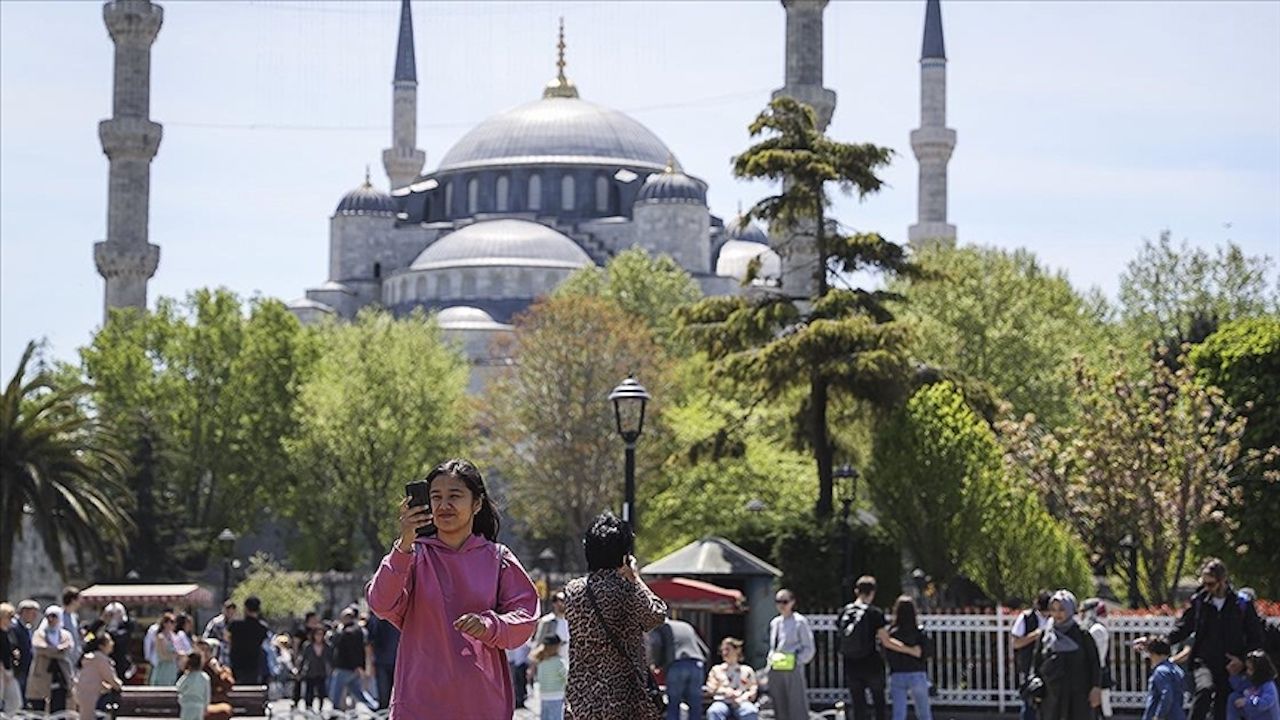 Türkiye’ye gelen ziyaretçi sayısı açıklandı: Ağustosta en çok hangi ülkeden turist geldi?