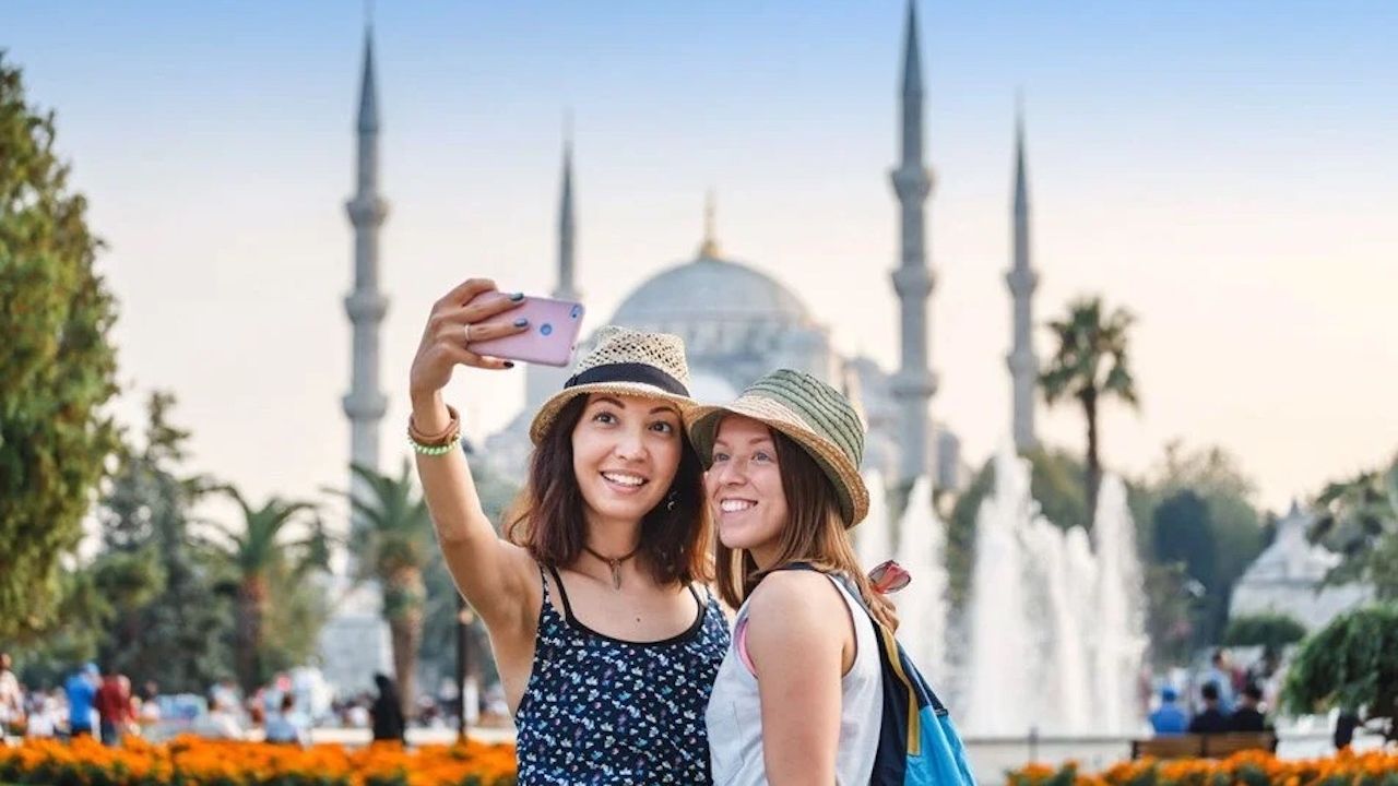 Türk turizmi oyun kurucu bir konuma geldi: Turist başı harcama 1200 dolara çıktı