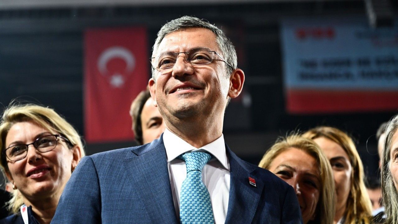 Özgür Özel'in Kemal Kılıçdaroğlu'nu yenerek Genel Başkan seçilmesi ne anlama geliyor?