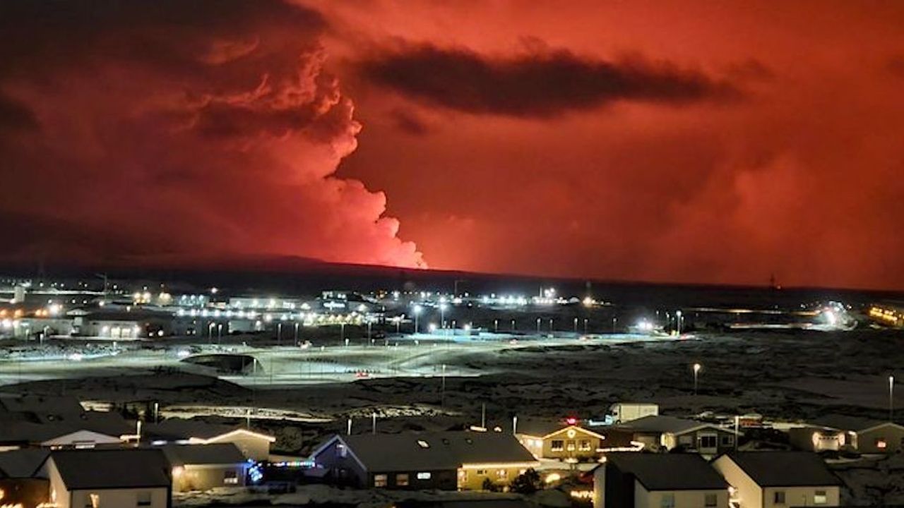 İzlanda'da  volkanik patlama yaşandı