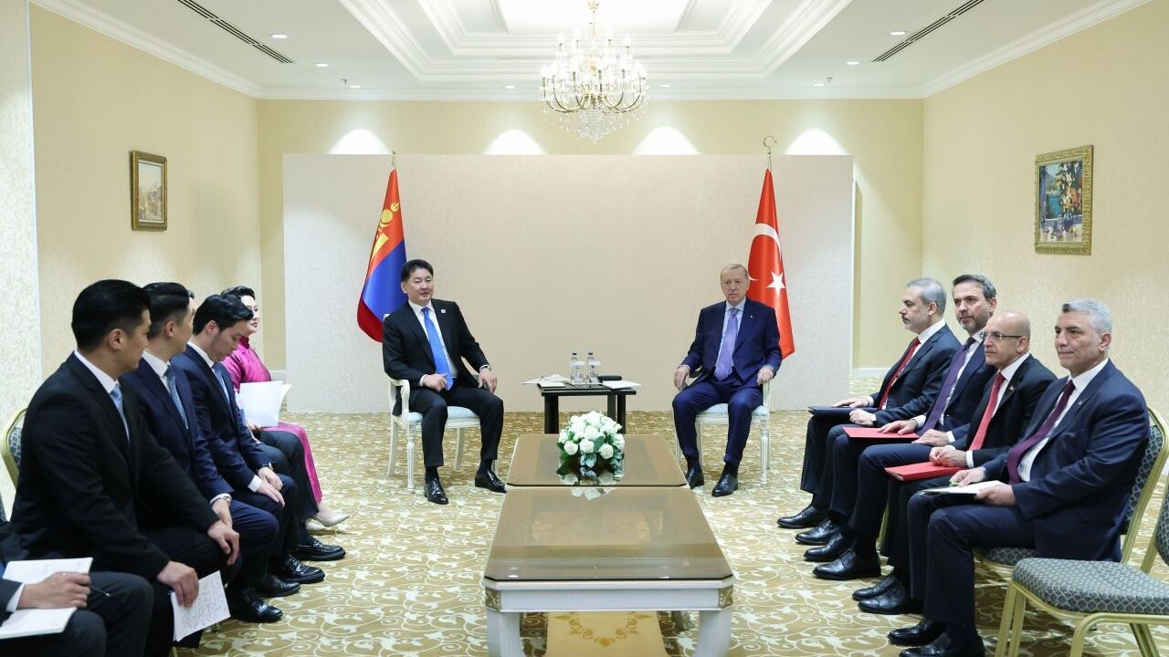 Cumhurbaşkanı Erdoğan, Moğolistan Cumhurbaşkanı Khurelsukh ile bir araya geldi