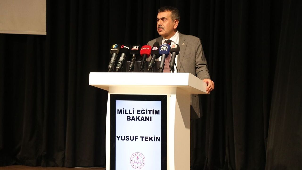 Milli Eğitim Bakanı Tekin, Elazığ'da "Din Eğitimi ve Hizmetleri Çalıştayı"nda konuştu: (1)