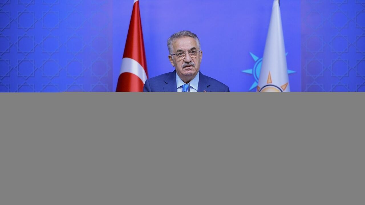 AK Parti'nin "Yeni Anayasa Çalıştayı" başladı