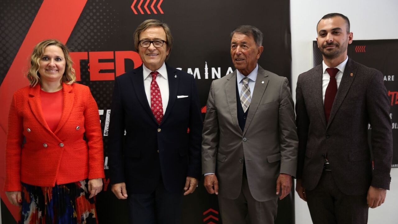 Bitlis'te "TEDx Bitlis Beşminare Youth Fark Yaratanlar" etkinliği düzenlendi