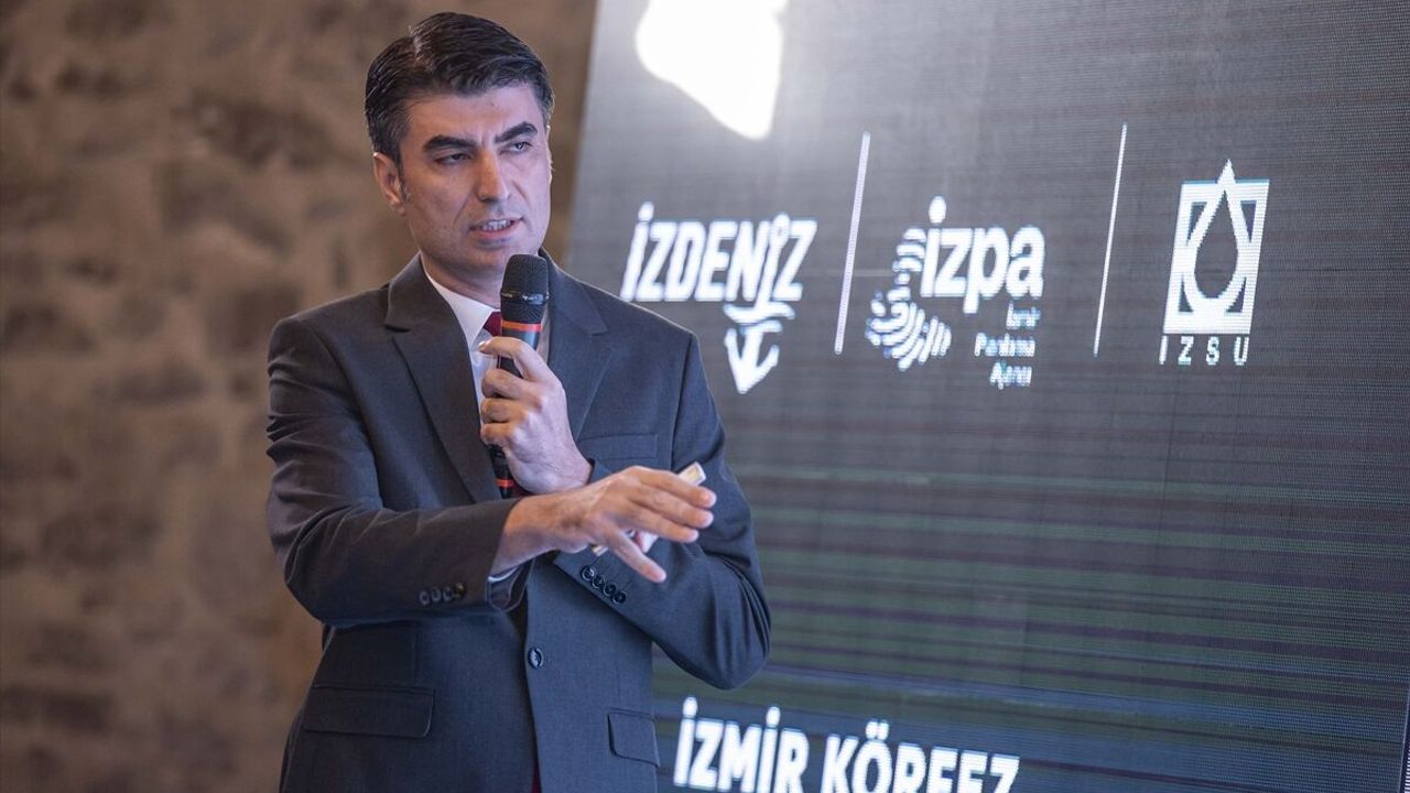 İzmir Körfezi'ndeki kirlilik ve balık ölümlerine çözüm arayışları çalıştayda ele alındı