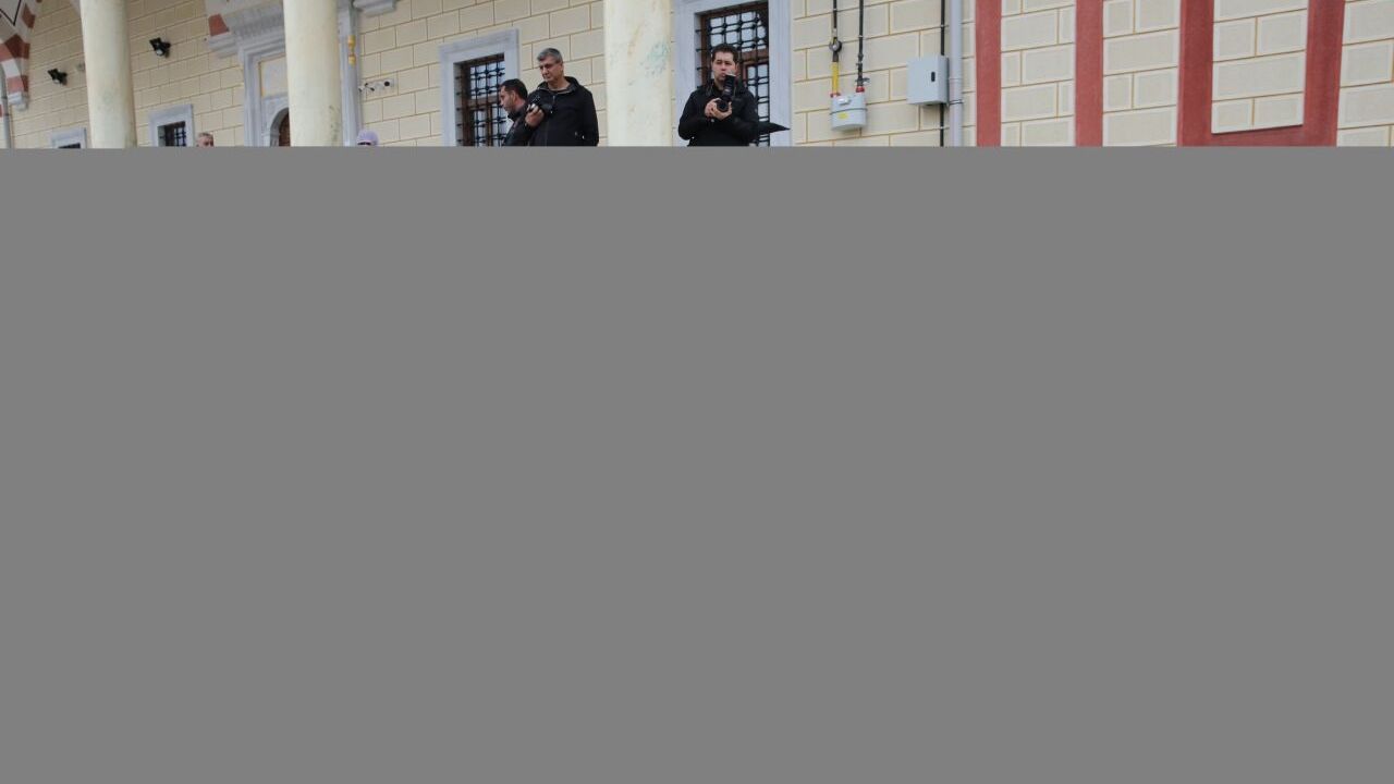 Kalp krizi sonucu hayatını kaybeden iki güvenlik korucusu Bitlis'te son yolculuklarına uğurlandı