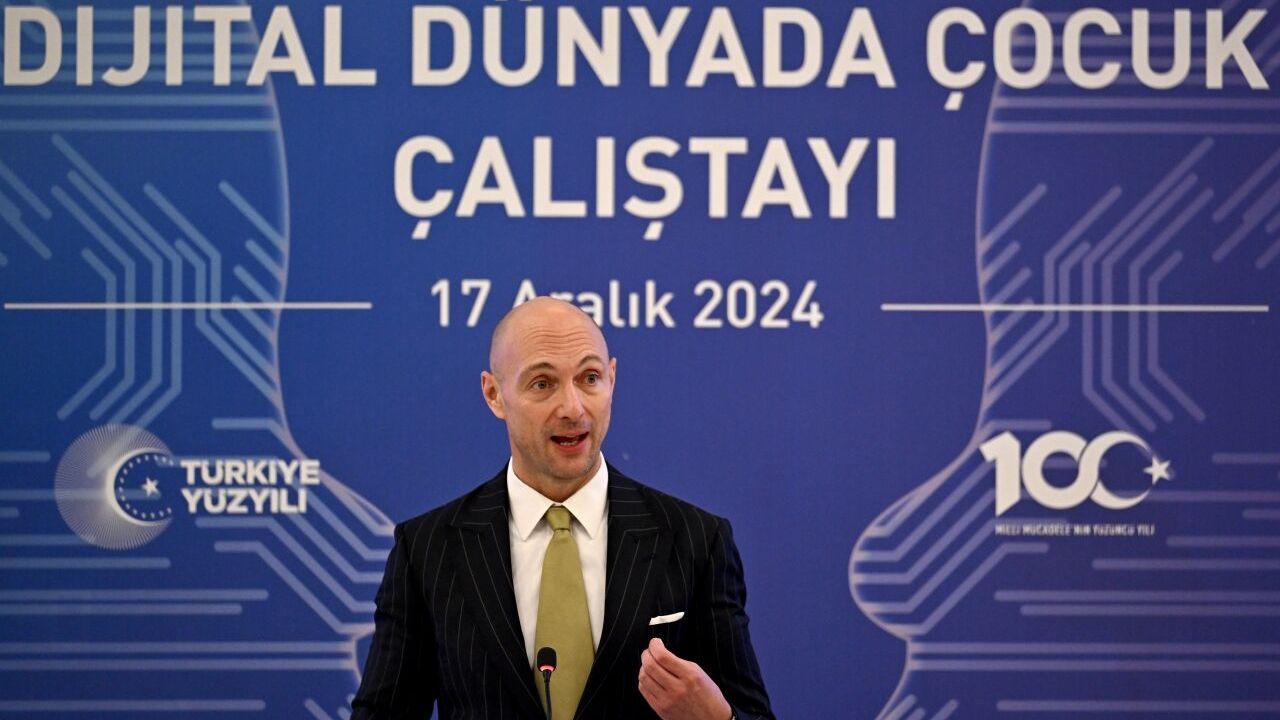 Bakan Göktaş, "Dijital Dünyada Çocuk Çalıştayı"nın açılışında konuştu: