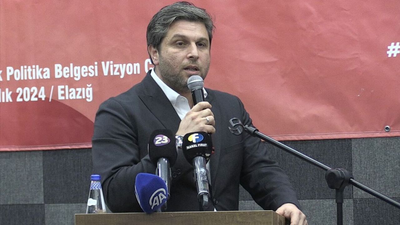 Elazığ’da "Gençlik Politika Belgesi Vizyon Çalıştayı" düzenlendi