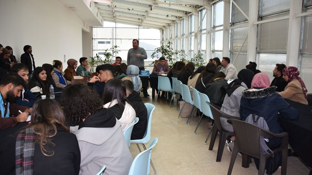 Şırnak'ta "Gençlik Politika Belgesi Vizyon Çalıştayı" düzenlendi