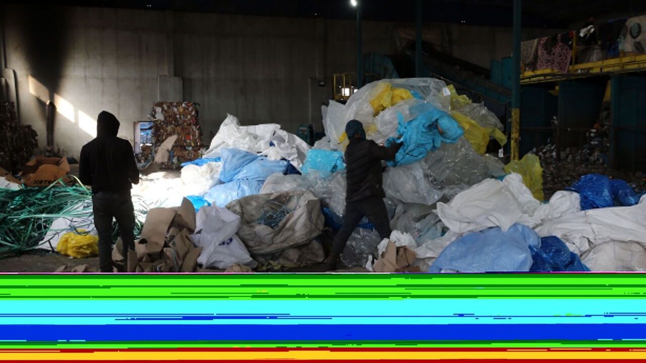 Bitlis'te toplanan atıklar evlere ışık, ekonomiye gelir oluyor