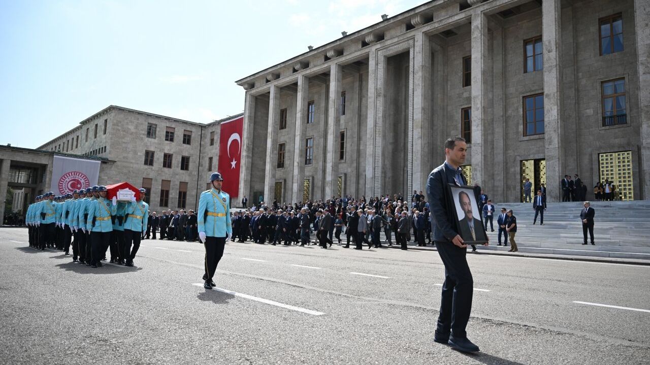 Eski milletvekili Mehmet Sabri Güner için Meclis'te cenaze töreni düzenlendi