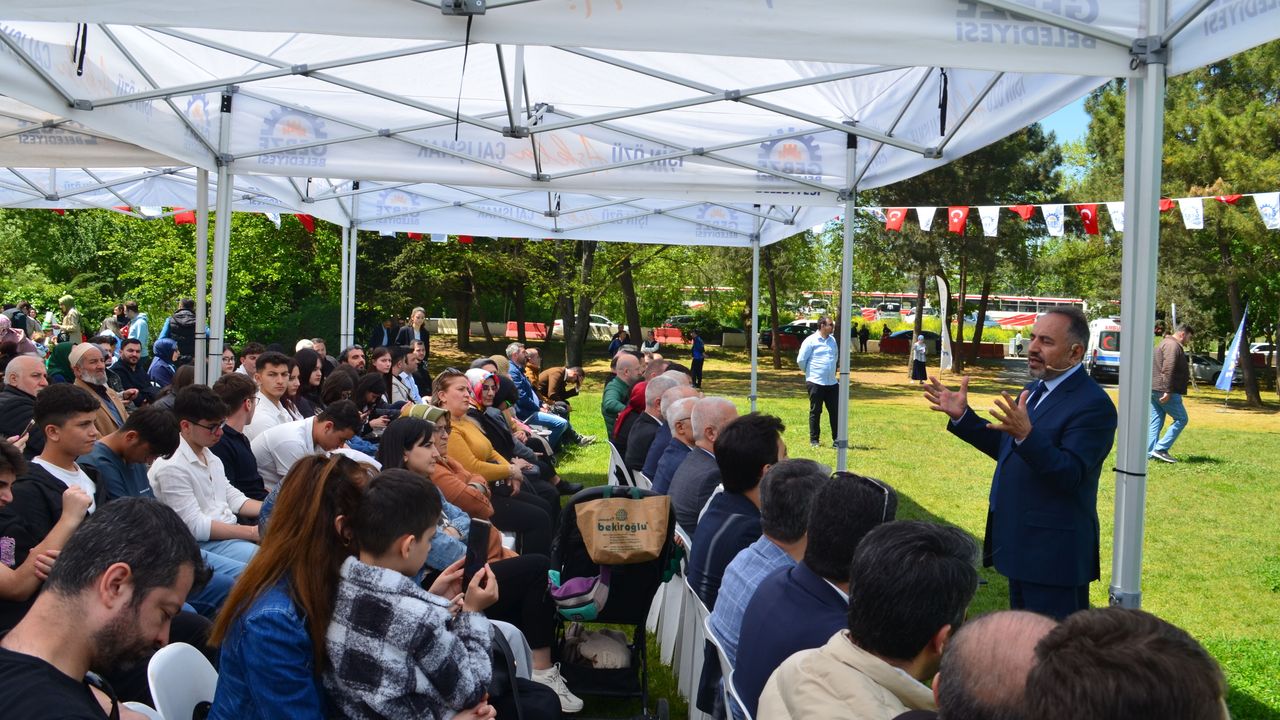 Fatih Sultan Mehmet, vefatının 544. yılında son otağını kurduğu Hünkar Çayırı'nda anıldı