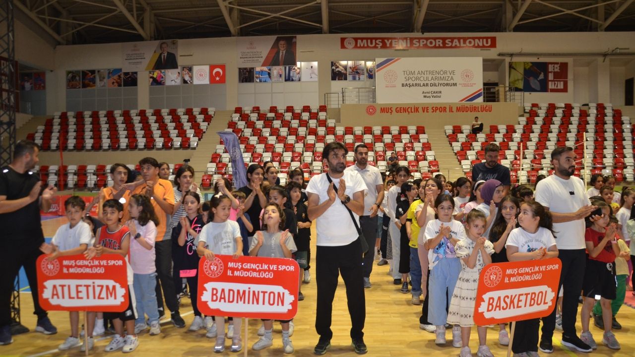 Muş ve Bitlis'te GSB Spor Okulları törenle açıldı