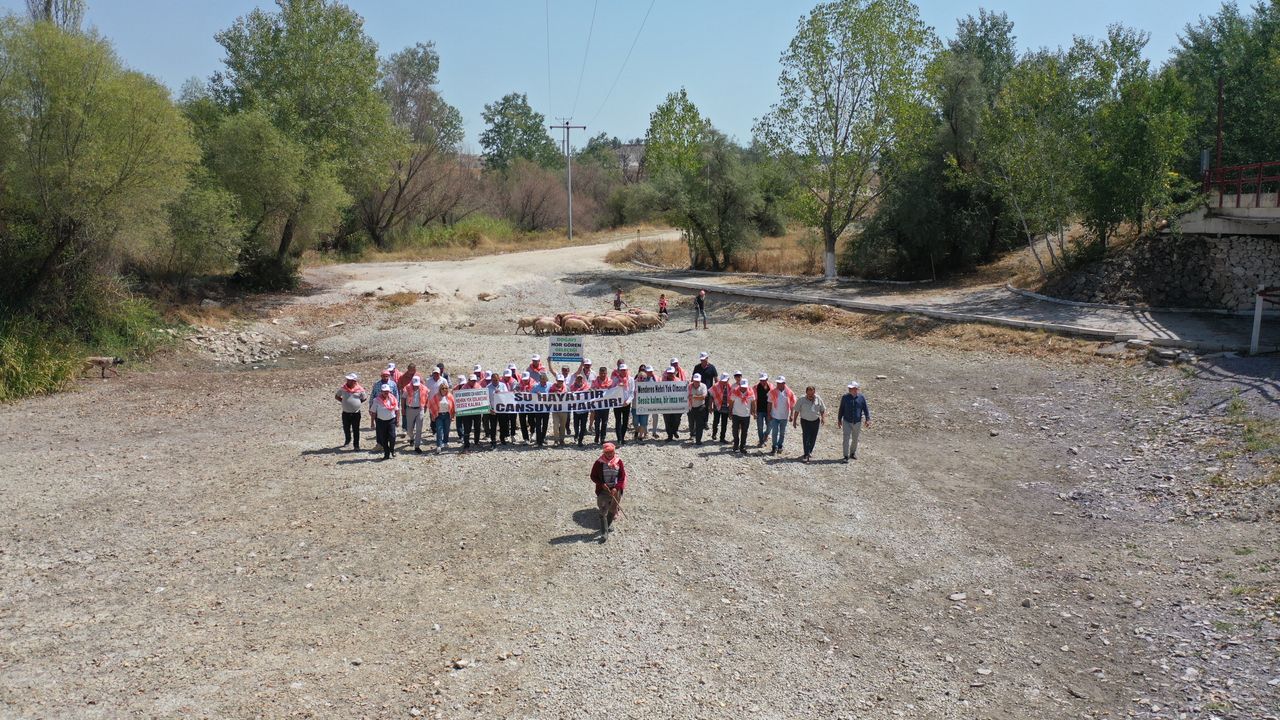 Denizli'de 852 yıllık gelenek bu kez kuruyan nehir yatağında sembolik olarak yapıldı