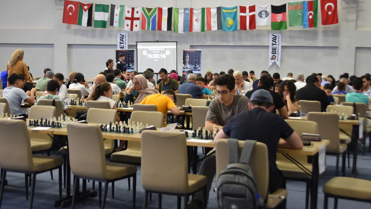 Bitlis'te '2. BETAV Uluslararası Satranç Turnuvası' başladı