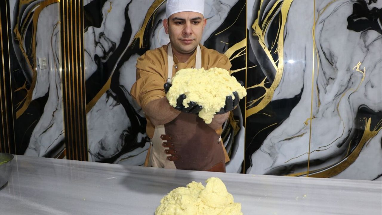 Kilis'te Ramazan Bayramı'nın gözde tatlısı gerebiç hazırlanmaya başladı